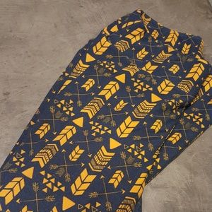 BRAND NEW LISTING tall and curvy lularoe leggings